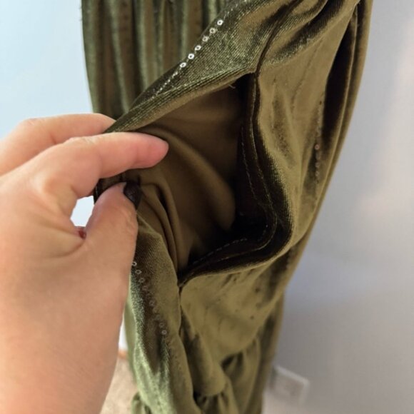 Taylor The Somerset Maxi Dress Velvet Edition Tiered Green Olives size M NWT - Picture 8 of 12